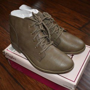 NWT! Candies Einstein Lace Up Ankle Boot bootie (Size 10)